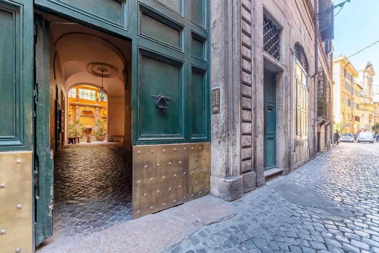 Roma Central Studio 0*,