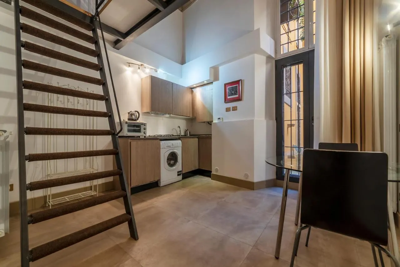 Apartment Roma Central Studio